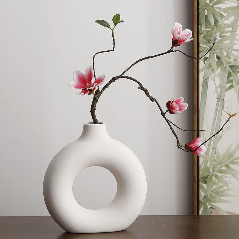 Flat Minimalist Vase Donut Shape Emma