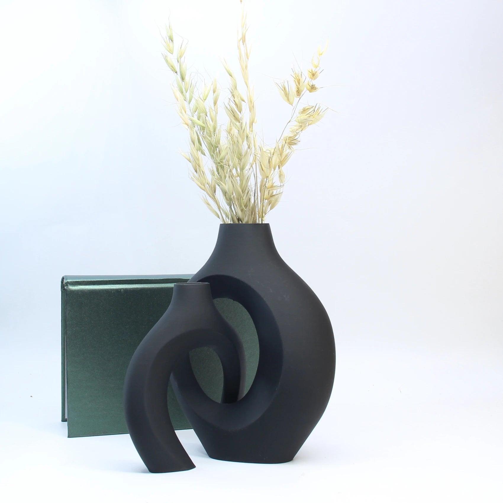 3D Printed Hug Vases – Set of 3 Minimalist Eco-Friendly Decor black Emma